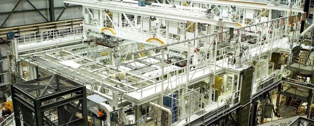 E' stato annunciato oggi che Boeing si è aggiudicata la concessione di 15 anni per l'utilizzo dell'Orbiter Processing Facility-3 e di altre strutture del KSC...