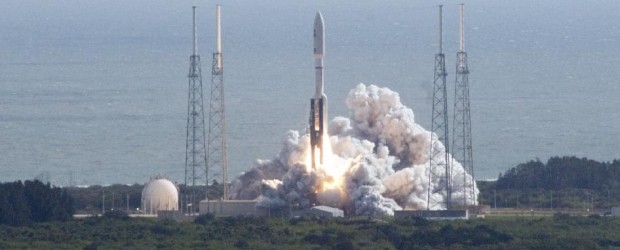 Finalmente, dopo il rinvio di un giorno per motivi tecnici, il nuovo rover della NASA Curiosity ha iniziato il suo viaggio di otto mesi che lo porterà ad atterrate su Marte il 6 Agosto 2012