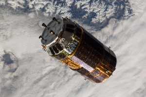 HTV-2_Kounotori_2_approaches_the_ISS_4