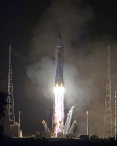 Il decollo del vettore Sojuz con il satellite Pléiades 1B (C) ESA/CNES/Arianespace