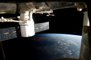 Dragon CRS-2 attraccata alla ISS. (c) NASA