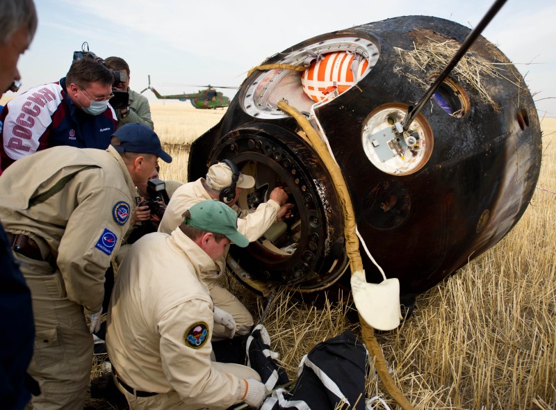 Personale di supporto all'atterraggio della Soyuz TMA-22