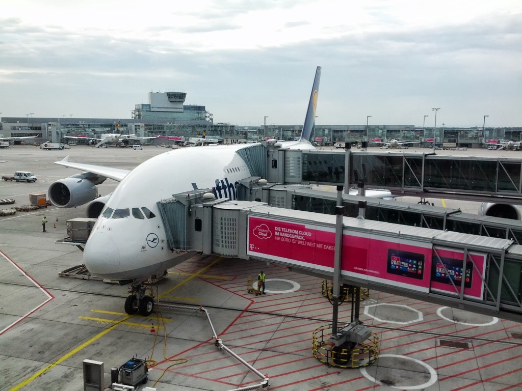 L’A380 per Houston in attesa all’aeroporto di Francoforte su cui sta per imbarcarsi Samantha Cristoforetti il 28/07/2013. Fonte: Samantha Cristoforetti