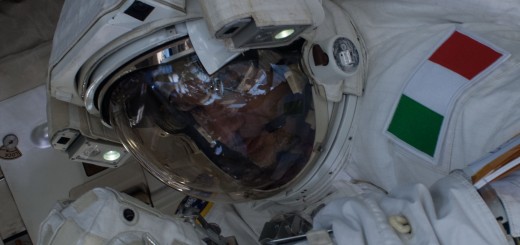 Luca Parmitano nella EVA-22, interrotta anticipatamente per una perdita d’acqua nel casco della sua tuta. Fonte: NASA