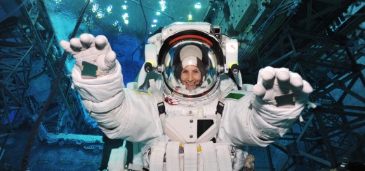 Samantha Cristoforetti nella prima sessione di addestramento al NBL. Fonte: NASA