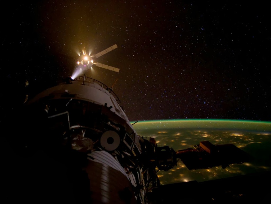 ATV-3 Johannes Kepler manovra i thruster poco prima dell'attracco alla ISS. Fonte: NASA