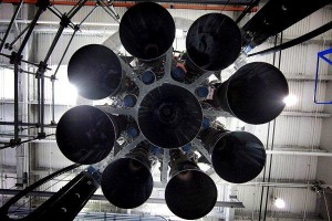 Motori Merlin 1D del Falcon 9 v1,1 nella configurazione "Octaweb". Credit: SpaceX.