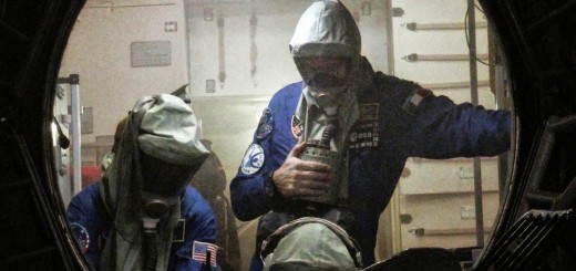 Paolo Nespoli e il suo equipaggio in una simulazione di incendio nel mockup del segmento russo della ISS a Star City. Fonte: Gagarin Cosmonaut Training Center