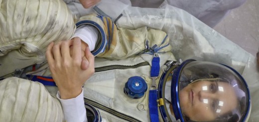 Samantha Cristoforetti nella sessione per la preparazione della forma del seat liner presso Svesda. Fonte: Samantha Cristoforetti