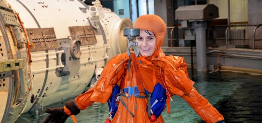 Samantha Cristoforetti si addestra al sollevamento dall'elicottero di soccorso. Fonte: Gagarin Cosmonaut Training Center
