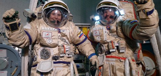 Samantha Cristoforetti e Alexander Gerst in tuta Orlan per l'addestramento EVA a Star City. Fonte: Samantha Cristoforetti