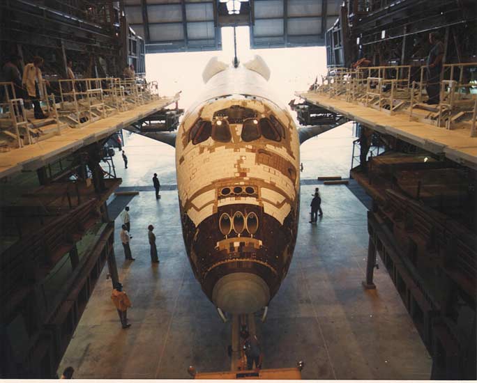 24 Marzo 1979 - Il primo  Space Shuttle orbiter, Columbia, è arrivato al KSC dove ha trascorso 610 giorni nei preparativi per il suo primo volo, in una delle Orbiter Processing Facility.  (C) NASA