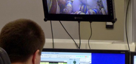 L'istruttore segue una simulazione di incendio nella Soyuz con Samantha Cristoforetti e l'equipaggio della Soyuz TMA-15M. Credit: Samantha Cristoforetti