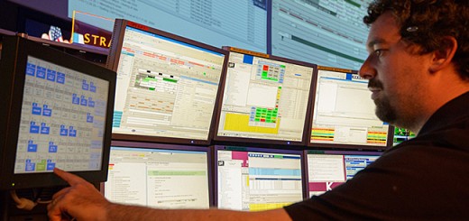 Nell'immagine, Ivano Verzola, uno degli esperti del Col-CC, repsonsabile dei sistemi informatici a bordo della ISS. Credit: DLR (CC-BY 3.0).
