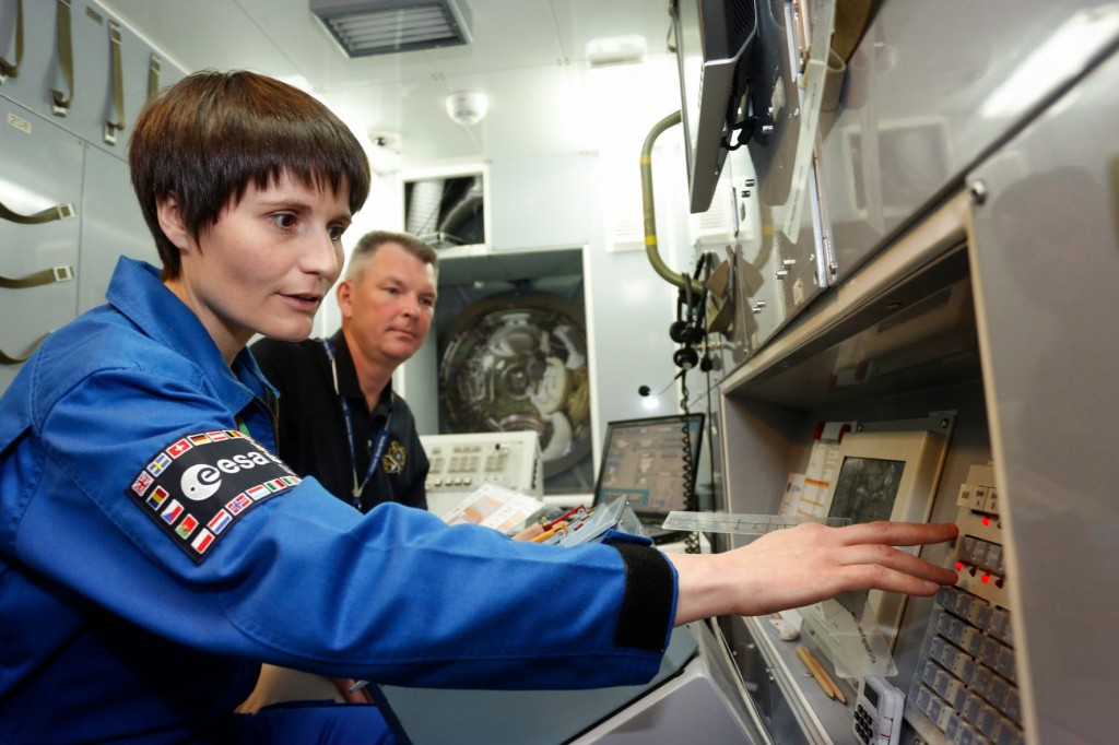 Samantha Cristoforetti si addestra sull'ATV all'EAC di Colonia. Credit: ESA