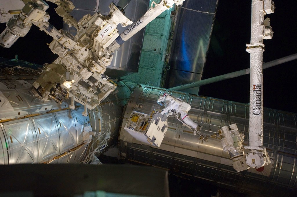Una EVA per la sostituzione di un modulo pompa della ISS. Credit: NASA