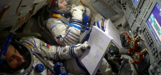 Samantha Cristoforetti e l'equipaggio della Soyuz TMA-15M nel simulatore. Credit: Samantha Cristoforetti