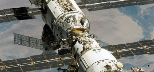 Il segmento russo della ISS fotografato da STS-114. Credit: NASA