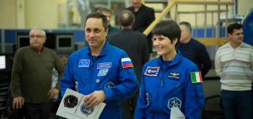 Samantha Cristoforetti e Anton Shkaplerov prima dell'esame di attracco manuale per la Soyuz TMA-15M. ESA/S. Corvaja