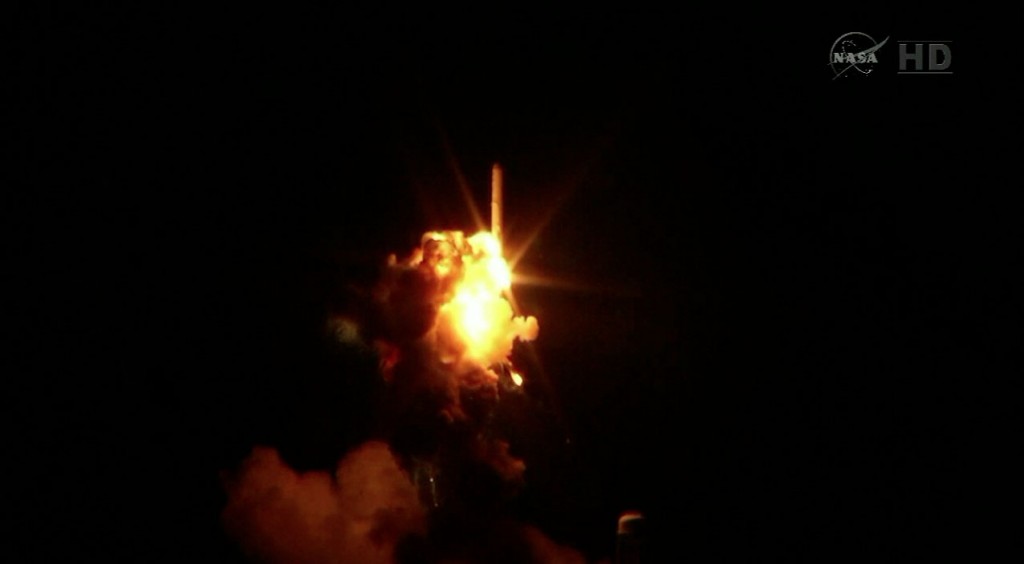 L'esplosione del razzo Antares CRS-3 pochi secondi dopo il lancio. Image credit: NASATV.