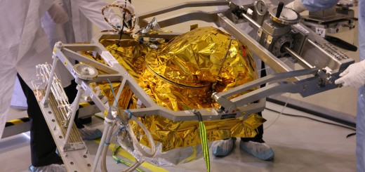 Il terminale di comunicazione laser di TESAT Spacecom è integrato nel satellite Eutelsat-9B negli stabilimenti di Airbus Defence and Space di Tolosa in Francia. Credits: Airbus Defence and Space