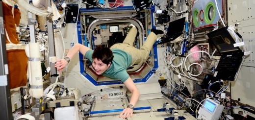 Samantha Cristoforetti nel laboratorio Destiny della ISS. Credit: NASA