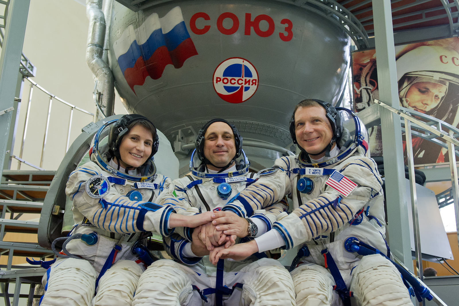 L'equipaggio della Soyuz TMA-15M prima dell'esame finale Soyuz a Star City. Credit: GCTC