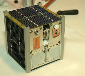 Ncube-2 cubesat, una tipica configurazione di questo tipo di satelliti (la copertura esterna è stata tolta). Credits: ARES Institute