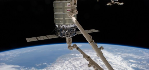 Operazioni di berthing per la navetta Cygnus della missione Orb-02. Crdits: NASA