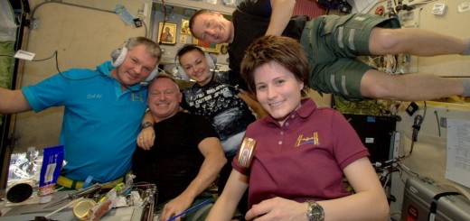 Samantha Cristoforetti e l'equipaggio della Expedition 42 festeggiano il Capodanno 2015. Credit: ESA/NASA