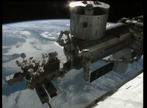 L'esterno della ISS ripreso da una delle telecamere di bordo.