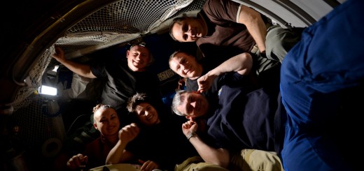 Samantha Cristoforetti e l'equipaggio della Expedition 42 all'interno di ATV-5. Credit: ESA/NASA