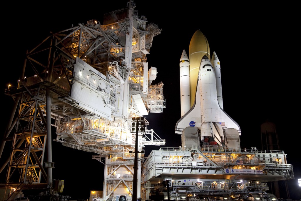 L'ultimo rollout del Crawler Transporter per la missione STS 135. Credit: NASA