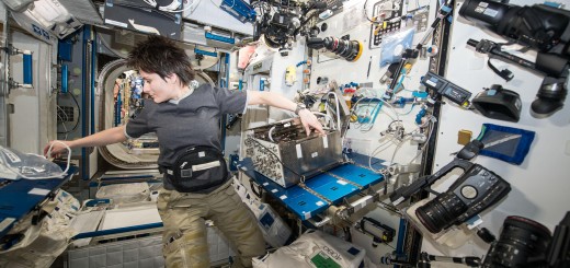 Samantha_working_on_Airway_Monitoring Credits: ESA