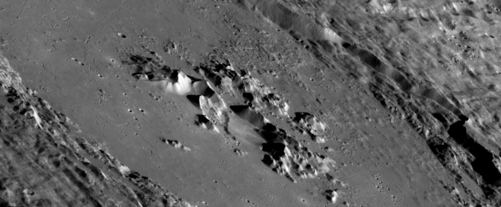 PIA19423-Mercury-AbedinCrater-20150416