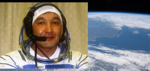 Il cosmonauta kazako Aidyn Aimbetov con la Terra vista dalla ISS sullo sfondo. Credits: NASA/Astana city website