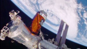 Il modulo cargo HTV-5 agganciato alla ISS. Credits: NASA Tv