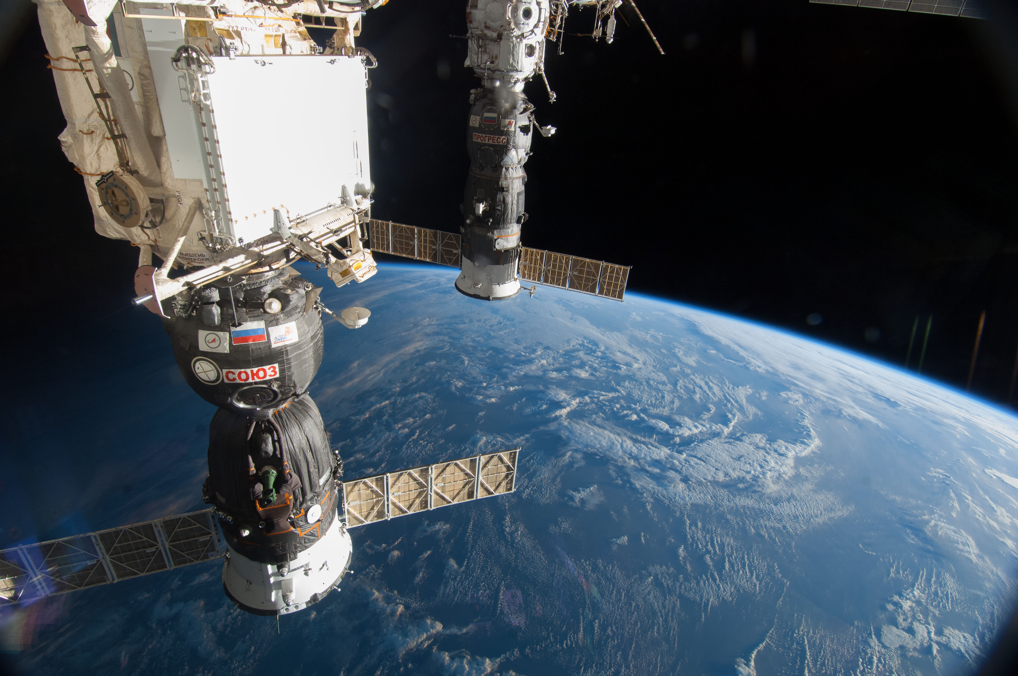 Фото космического корабля в космосе. Корабль Союз МКС. «Союз ТМА-М» (космический корабль). МКС станция Союз. Космонавтика.