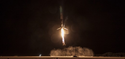 Atterraggio in verticale del primo stadio di Falcon 9. Credit: SpaceX
