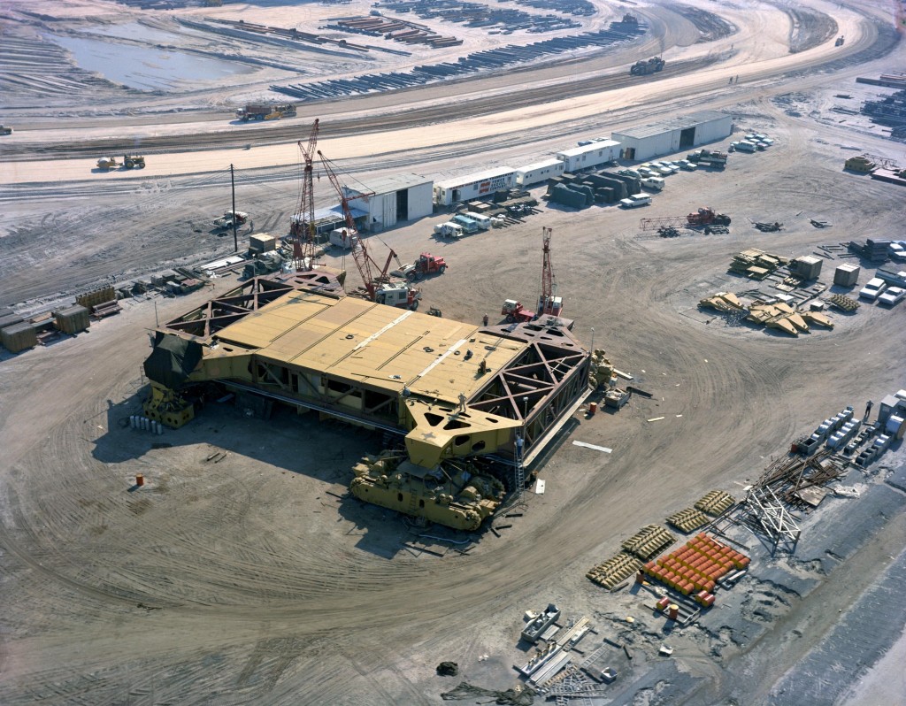 Novembre 1964: il Crawler Trasporter 1 viene assemblato a Merritt Island