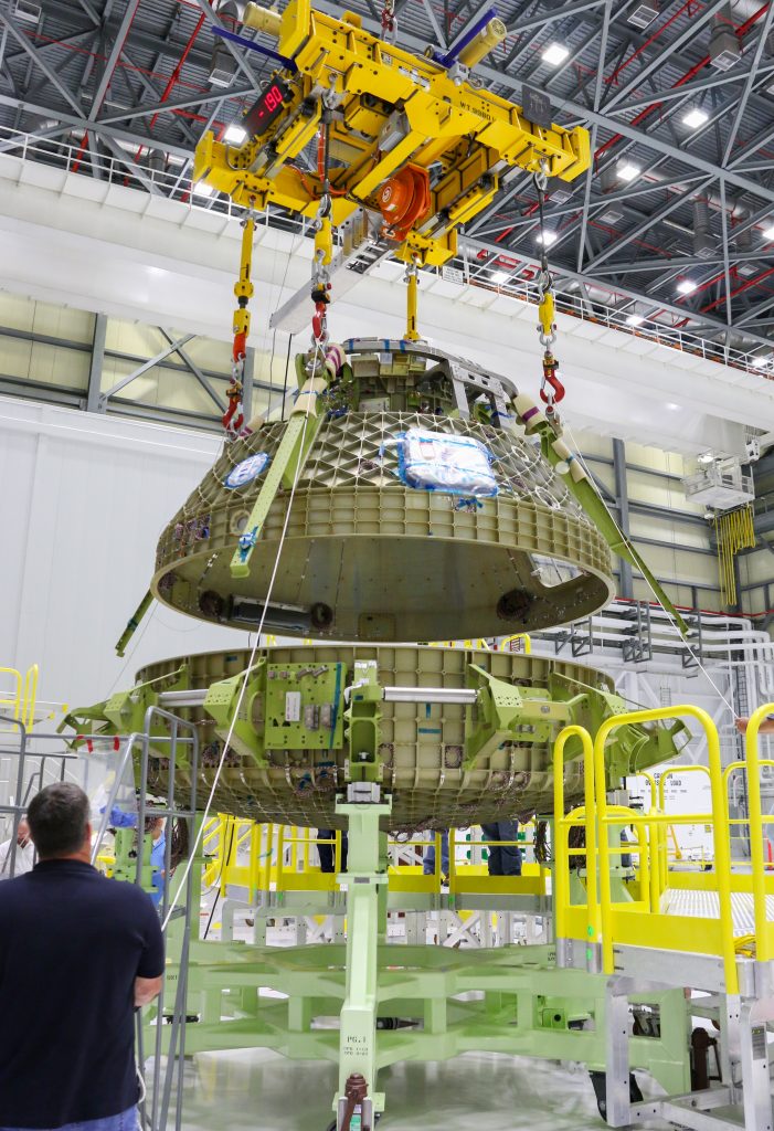 Assemblaggio dello Starliner Structural Test Article. Credit: Boeing