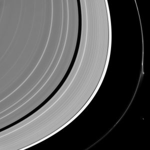 Disturbo nell’anello F di Saturno. Credit: NASA/JPL-Caltech/Space Science Institute