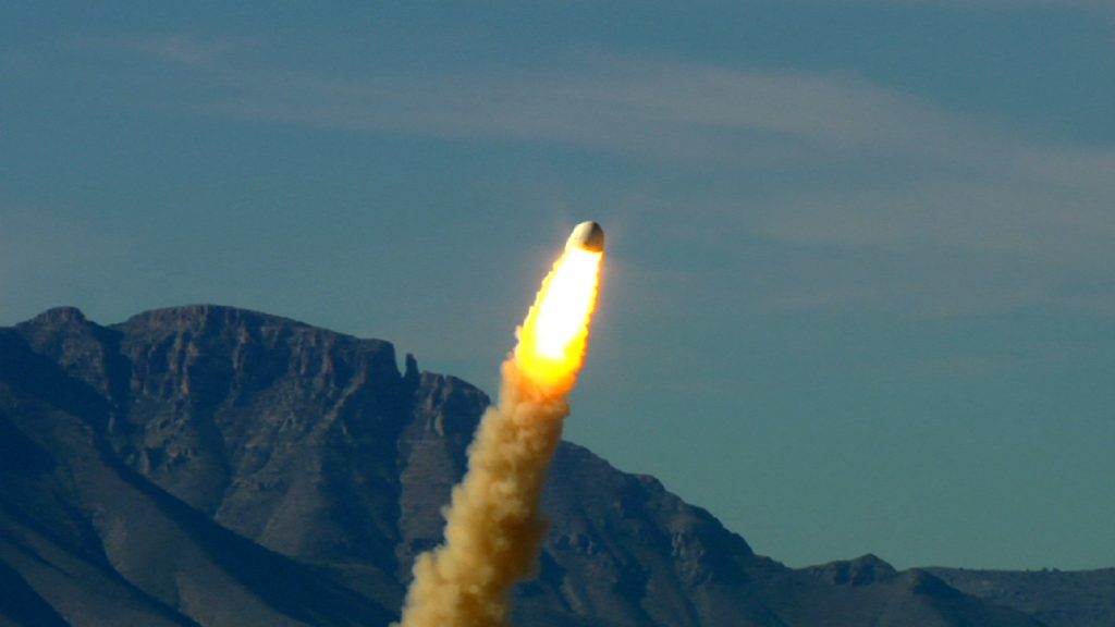 La crew capsule durante il Pad abort test del 19 ottobre 2012 (Credit: Blue Origin)