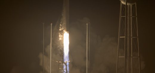 Il decollo del razzo Antares 230 con a bordo Cygnus CRS-5 per la missione OA-5 Credit: NASA/Bill Ingalls