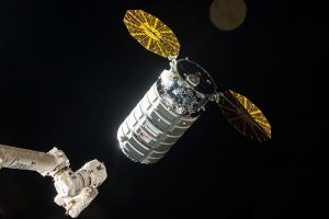 4 giugno 2017, la Cygnus OA-7 lascia la ISS