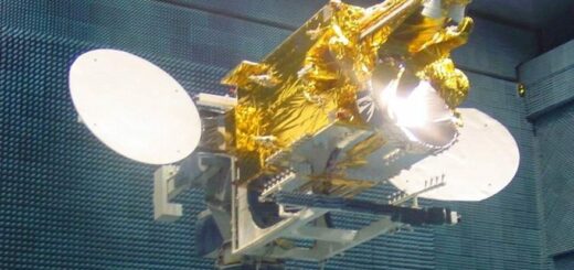 Il satellite VeneSat-1 durante i controlli prima del lancio. Credits: Bolivarian Agency for Space Activities (ABAE)