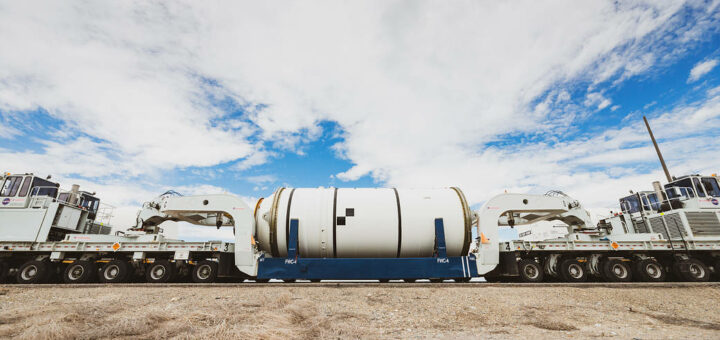 Un segmento dei booster per la missione Artemis 1 pronto per il trasporto verso il Kennedy Space Center in Florida. Credit: Northrop Grumman.