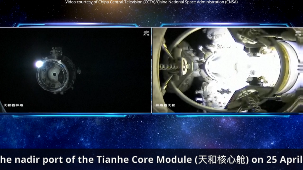 L'equipaggio della Shenzhou 18 ha raggiunto la stazione spaziale cinese dove vi resterà per i prossimi sei mesi